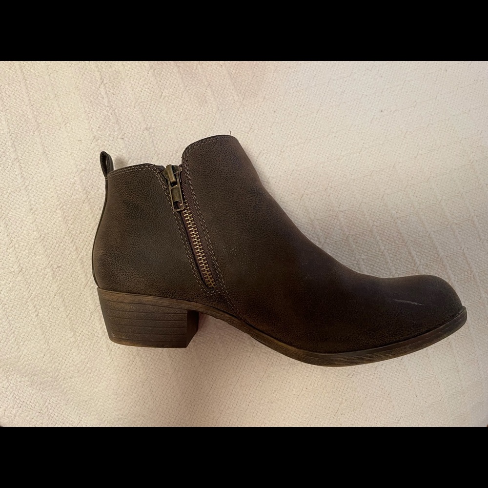 Dark brown bootie